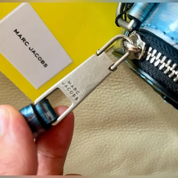 MARC JACOBS Snapshot
Bag Blue 'The Croc - Color: HARBOR BLUE with dust bag🔥🔥🔥 - Picture 11 of 14